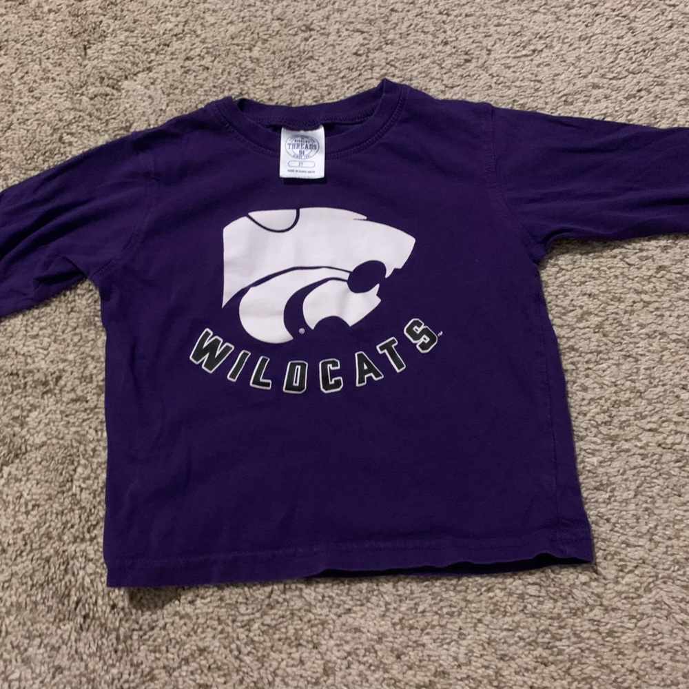2T long sleeved Kansas State Wildcats shirt